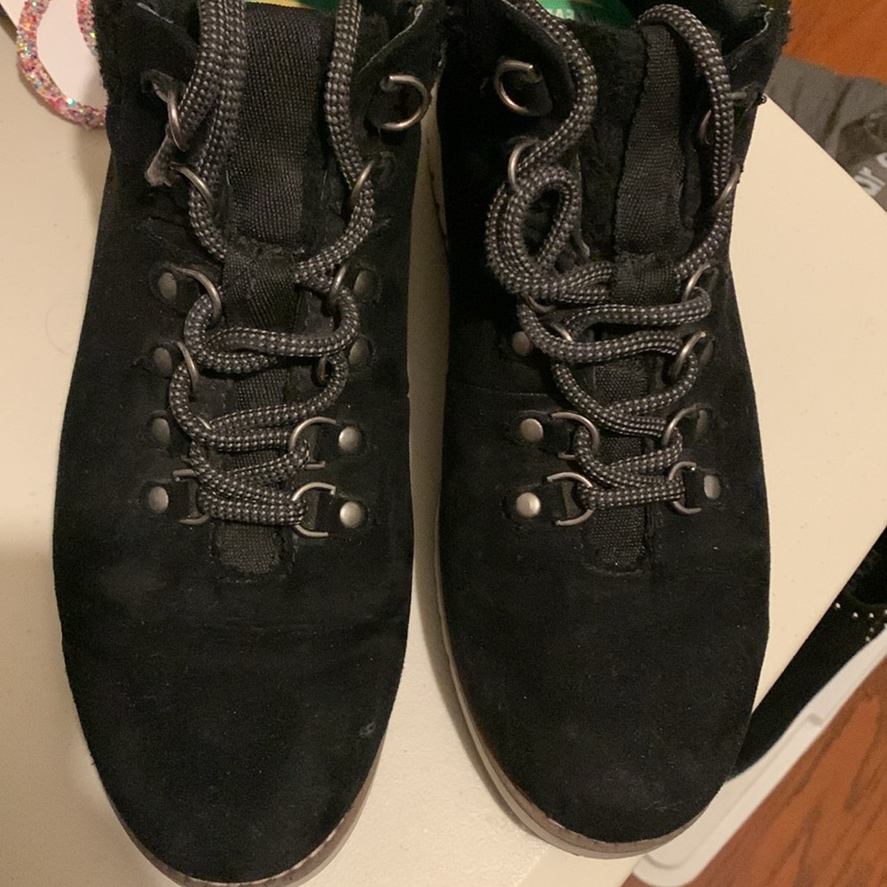 Lace-up Winter Boots Size 9
